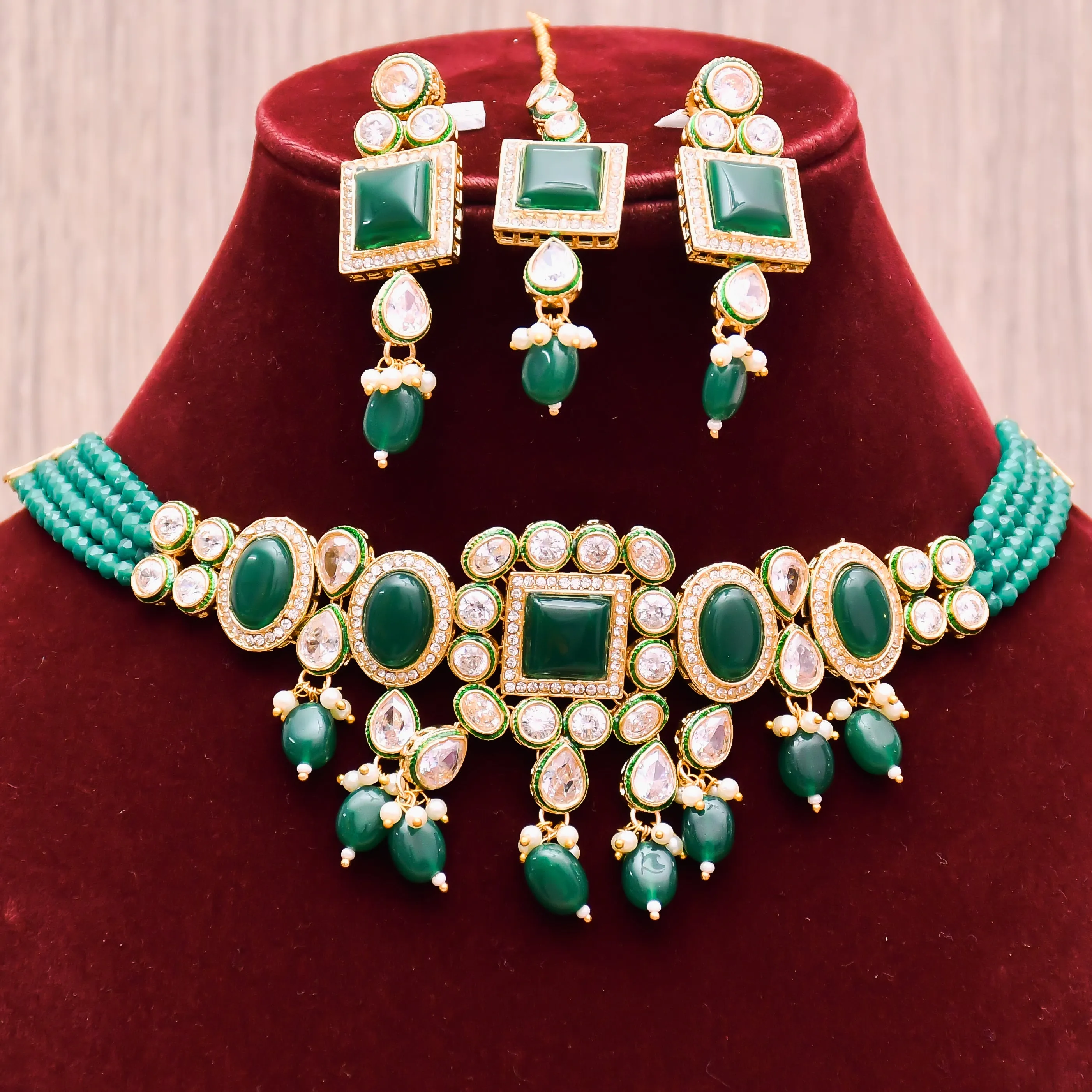 Designer Gold Plated Royal Kundan With Green Color Necklace & Earrings (D612)