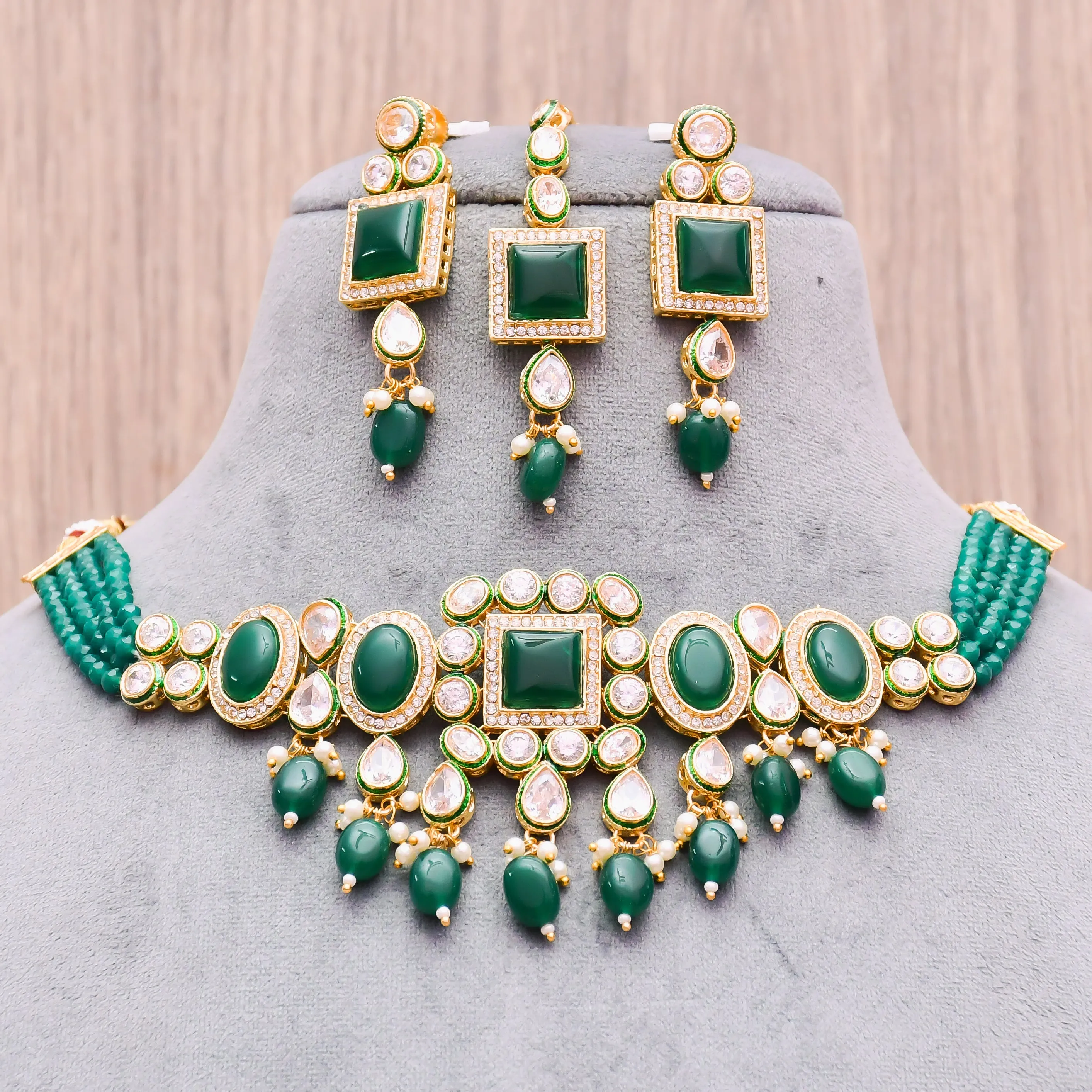 Designer Gold Plated Royal Kundan With Green Color Necklace & Earrings (D612)