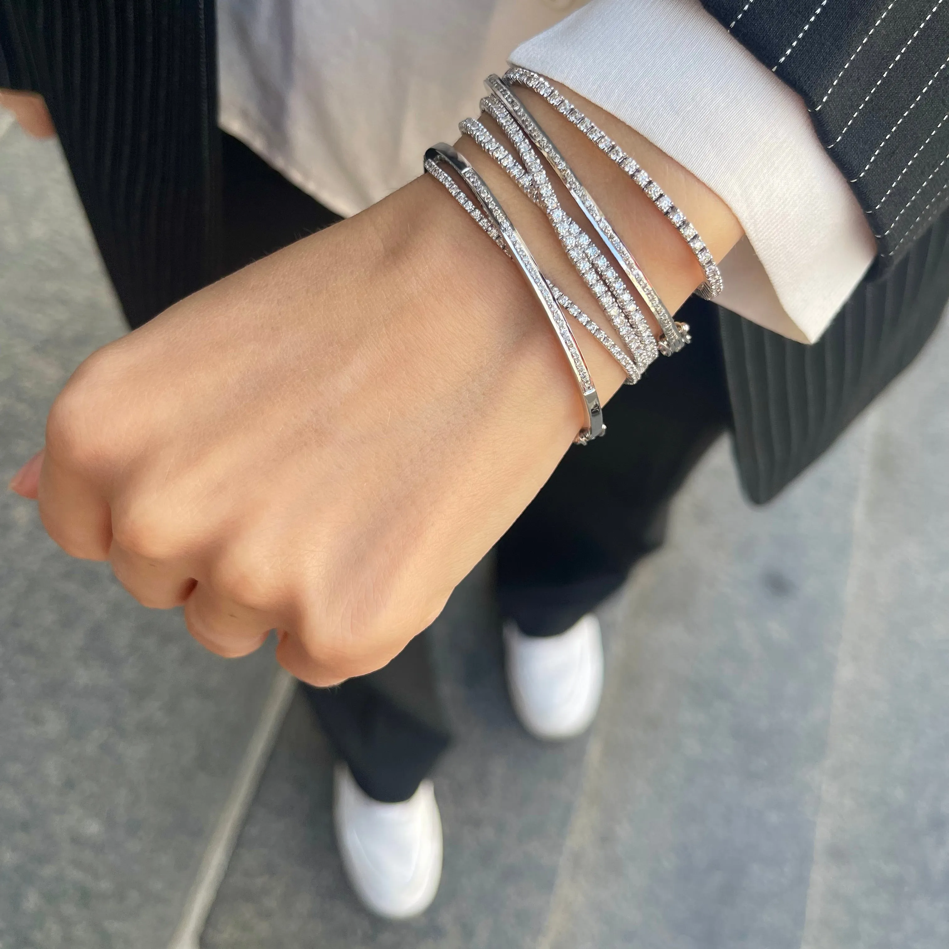 DIAMONDS, 1/1-Line Classic Bangle, white/white