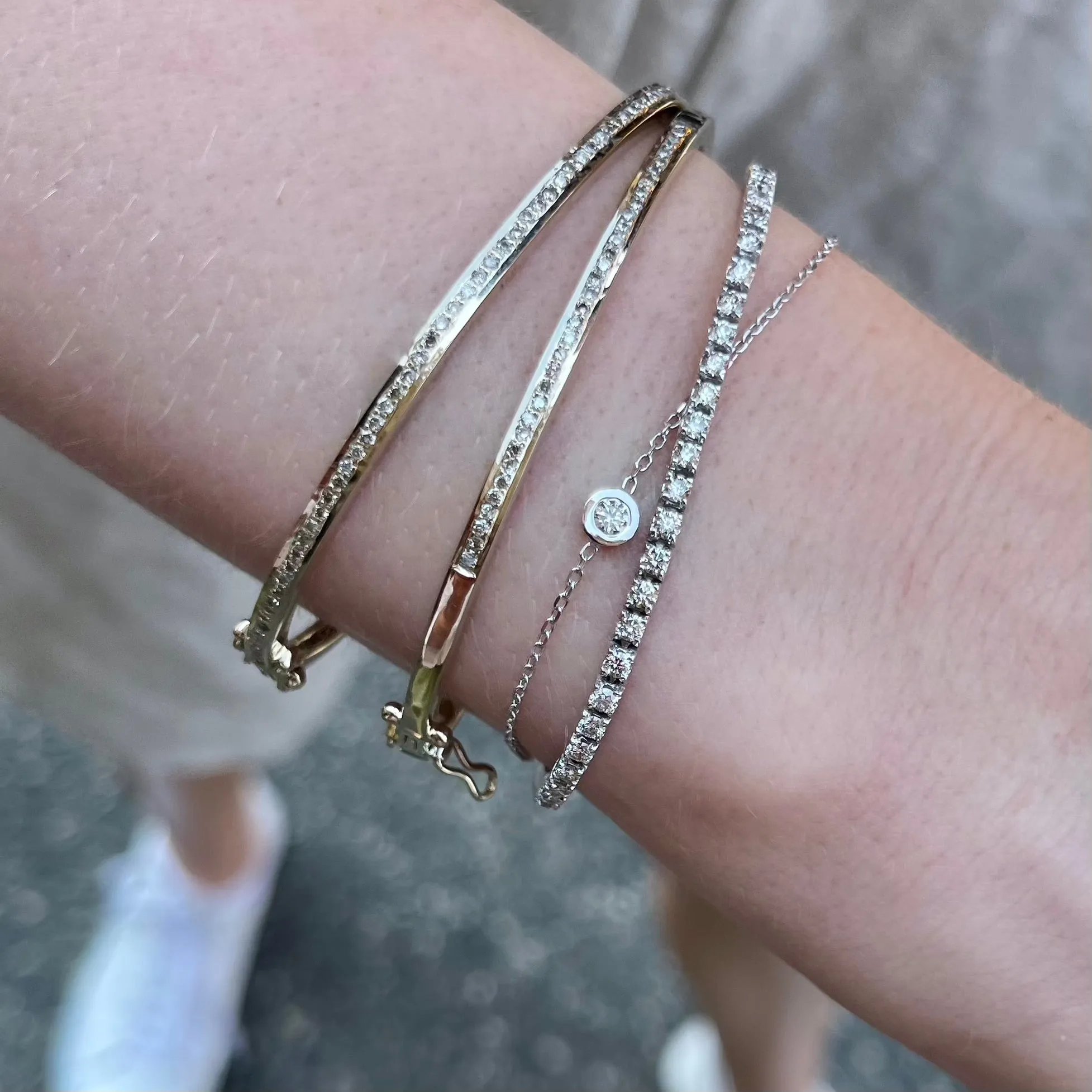 DIAMONDS, 1/4-Line classic Bangle, gold/white