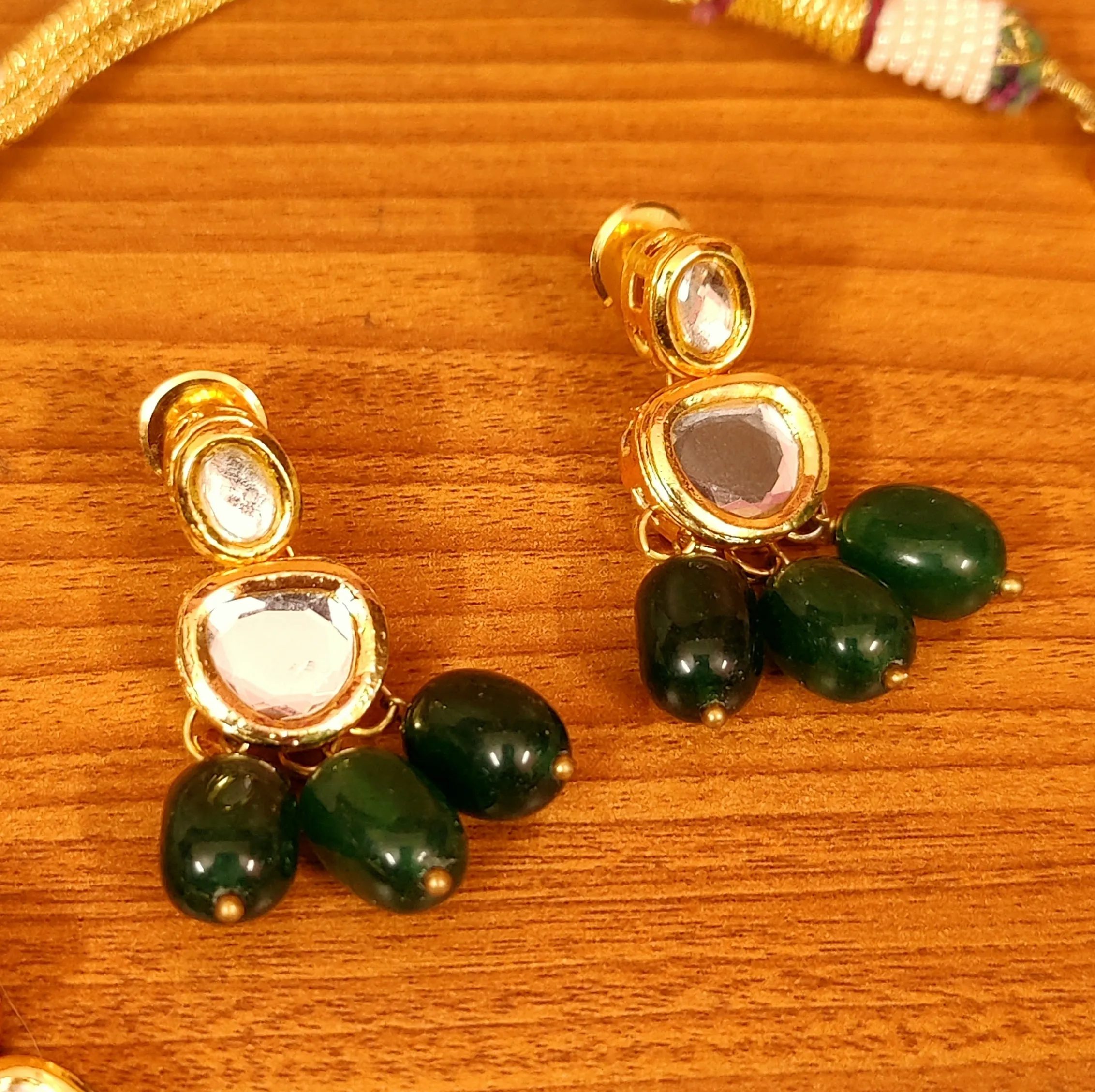 EMERALD LOOK ONYX BEADS UNCUT KUNDAN POLKI NECKLACE SET