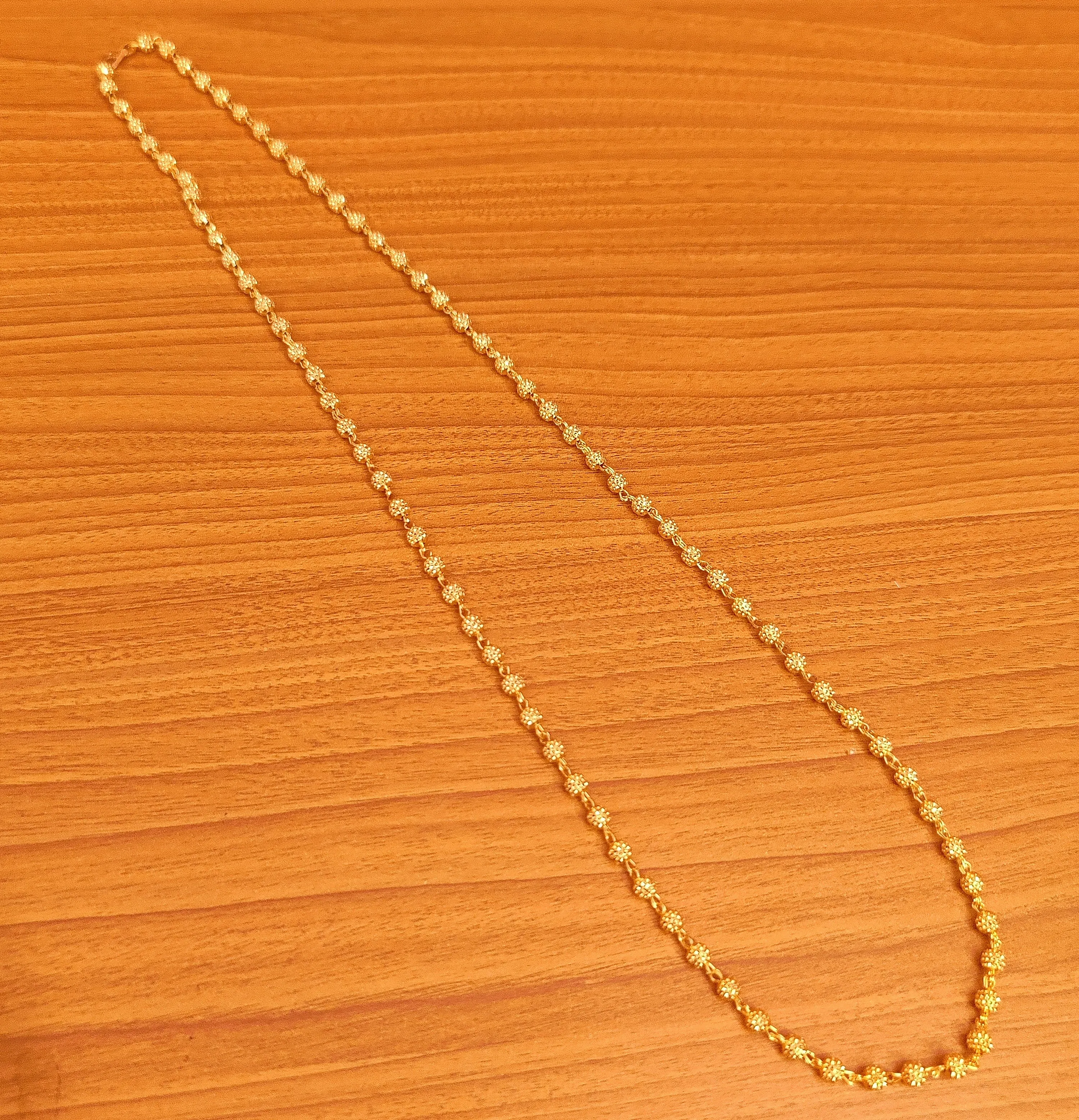 GOLD LOOK TEXTURED LOOK BEAD NECKLACE