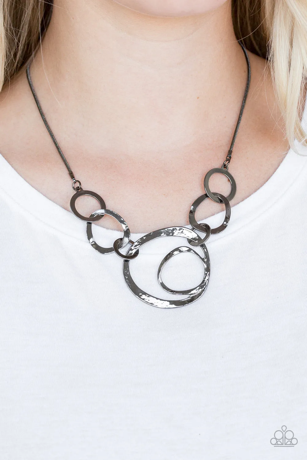 Paparazzi Progressively Vogue Black Necklace Set