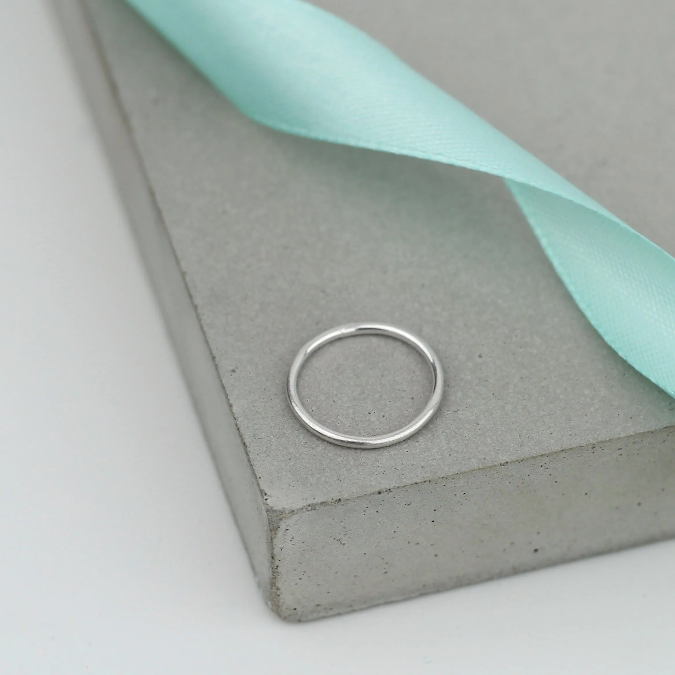 Smooth Midi Knuckle Ring