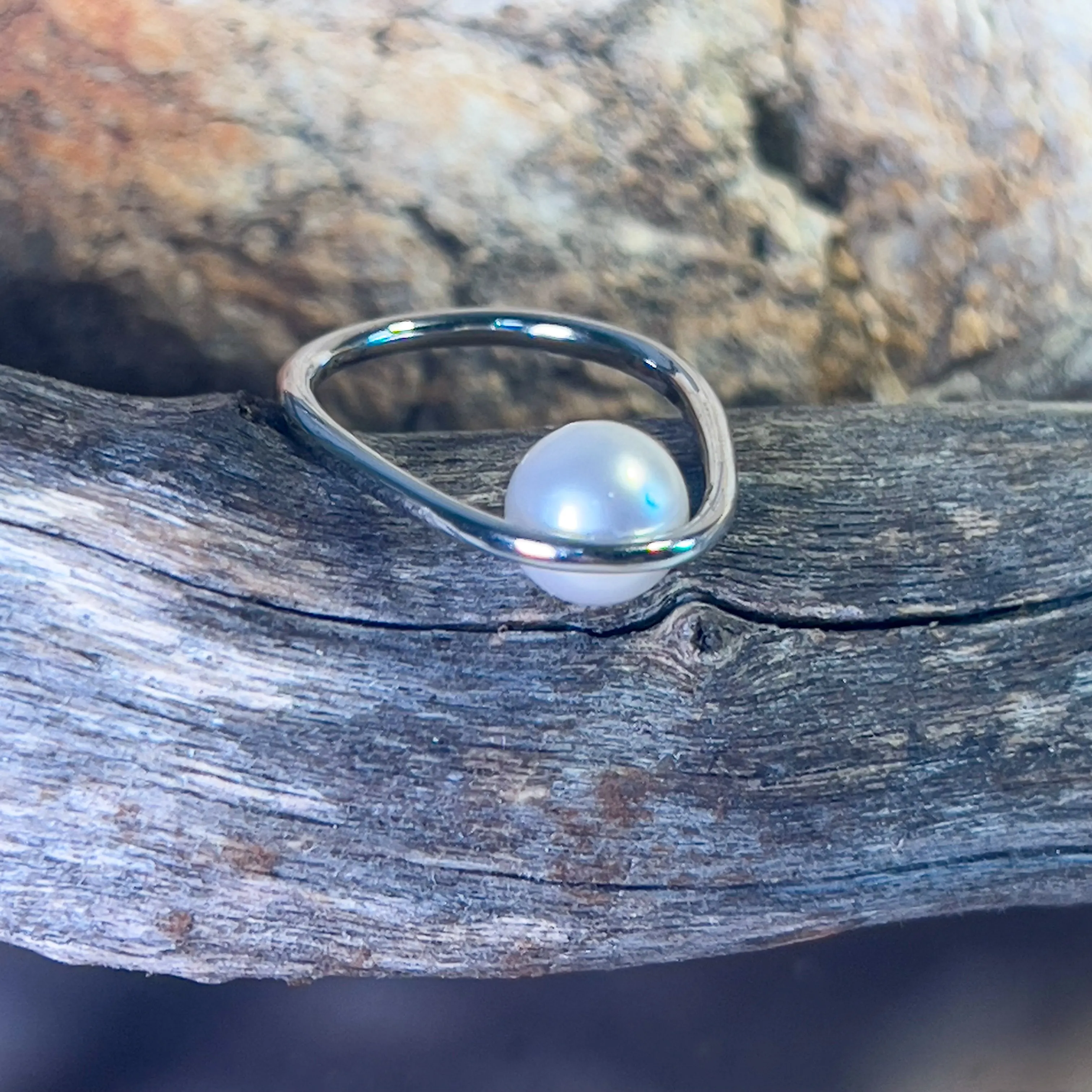 Sterling Silver Minimilast Contemporary design South Sea 8mm Pearl ring