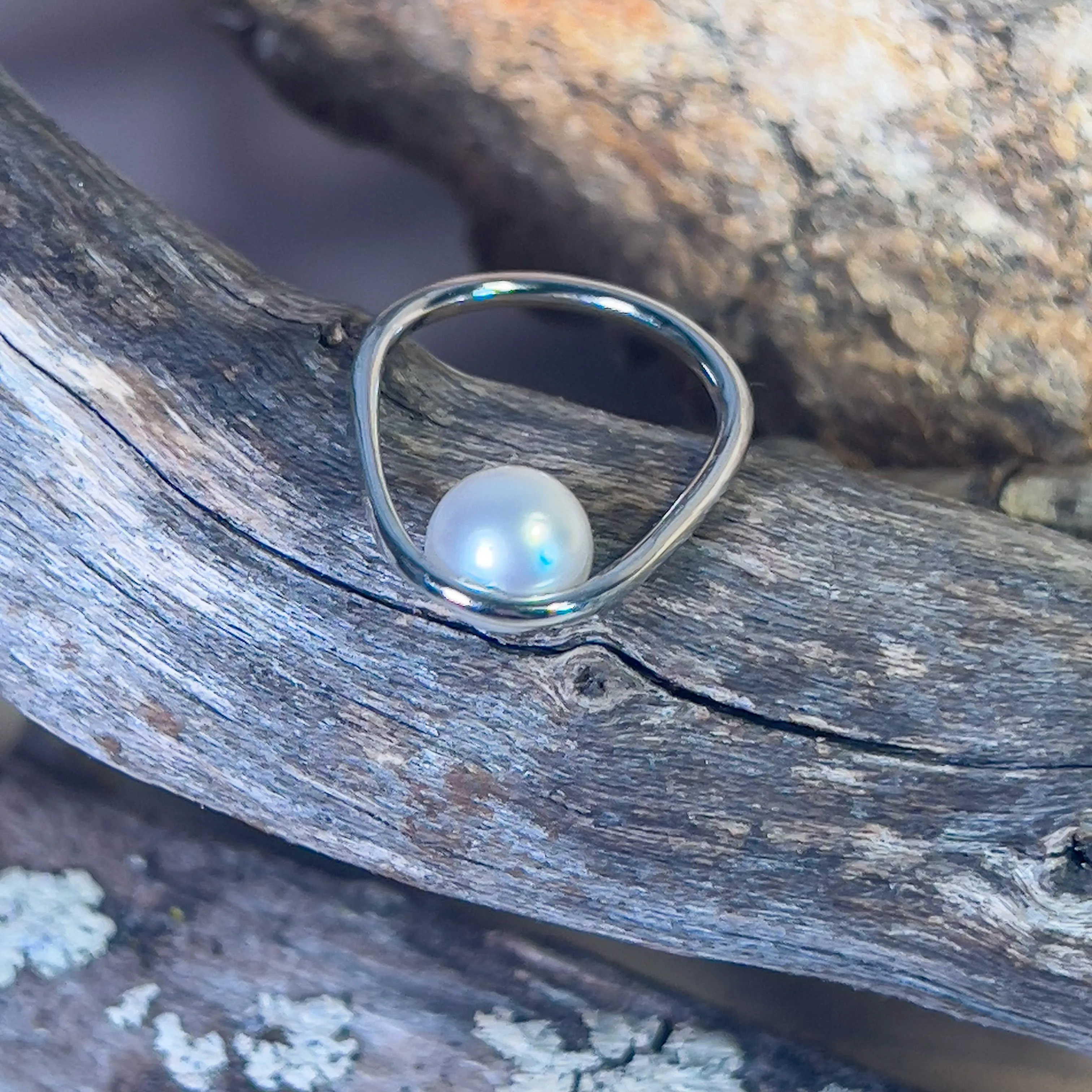 Sterling Silver Minimilast Contemporary design South Sea 8mm Pearl ring