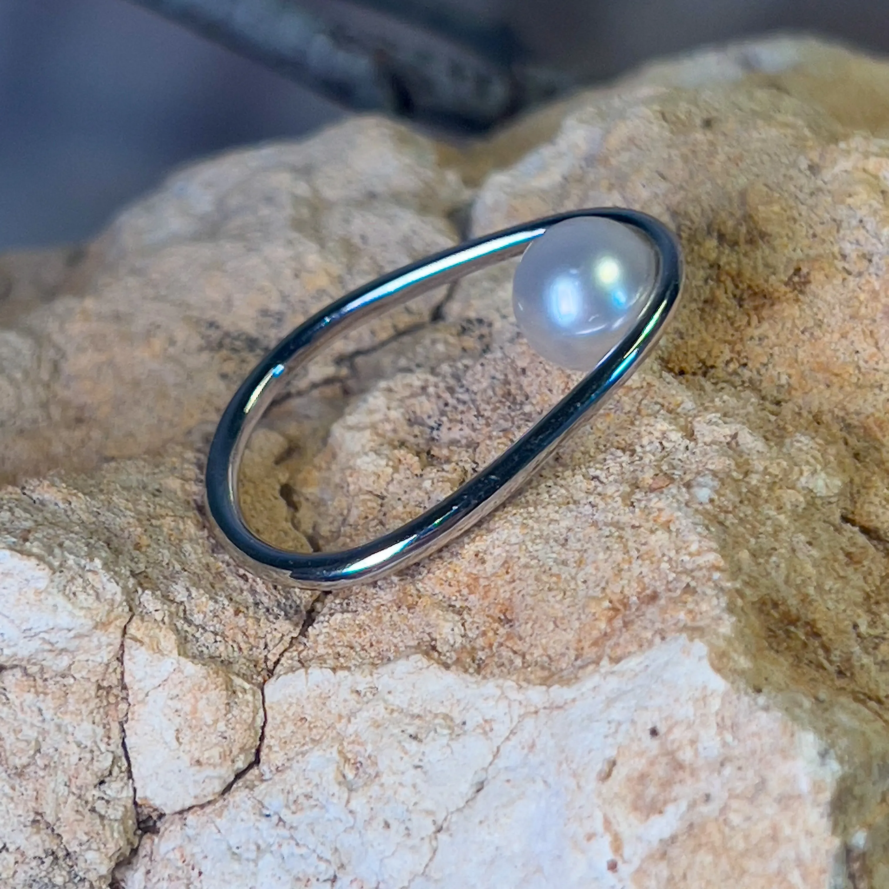 Sterling Silver Minimilast Contemporary design South Sea 8mm Pearl ring
