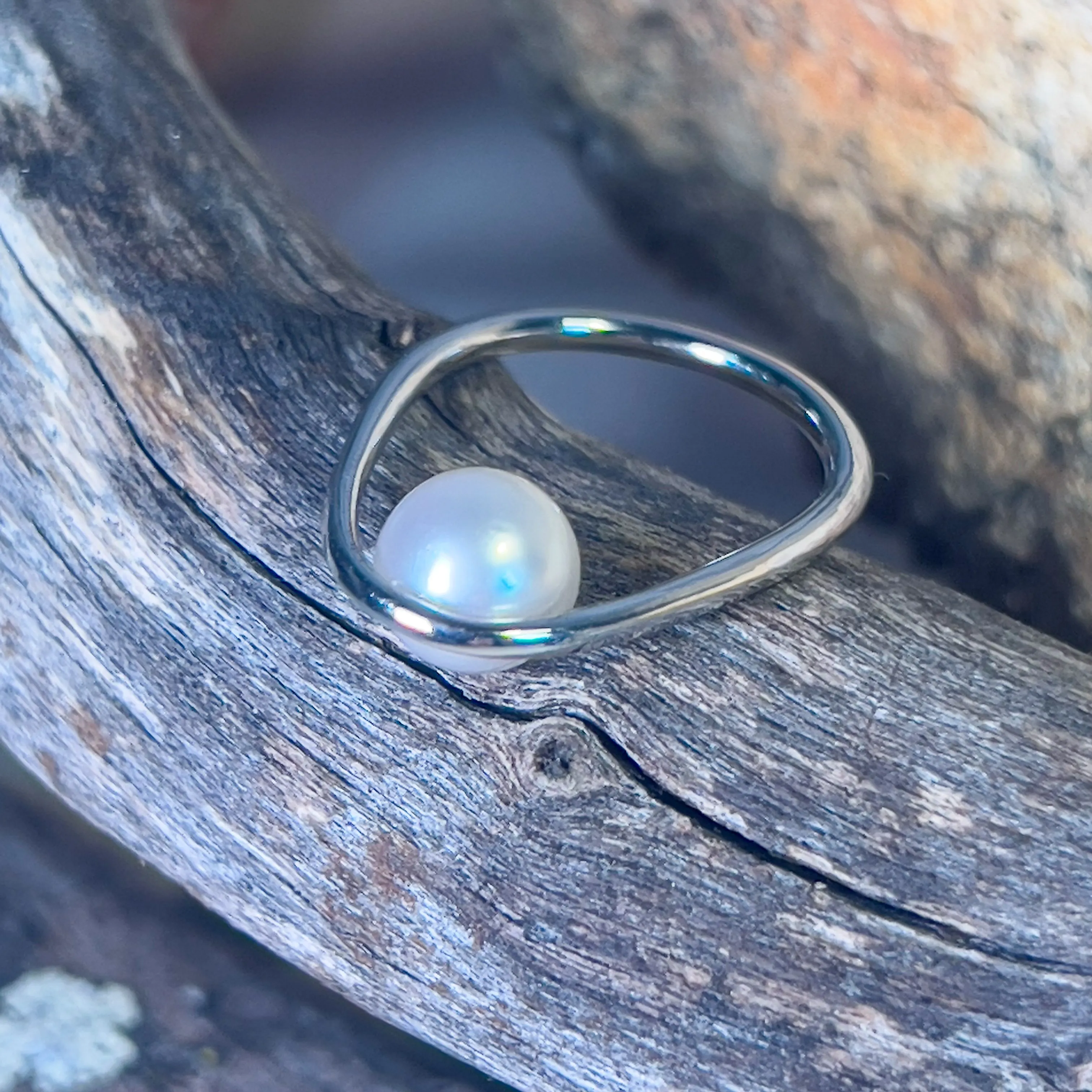 Sterling Silver Minimilast Contemporary design South Sea 8mm Pearl ring