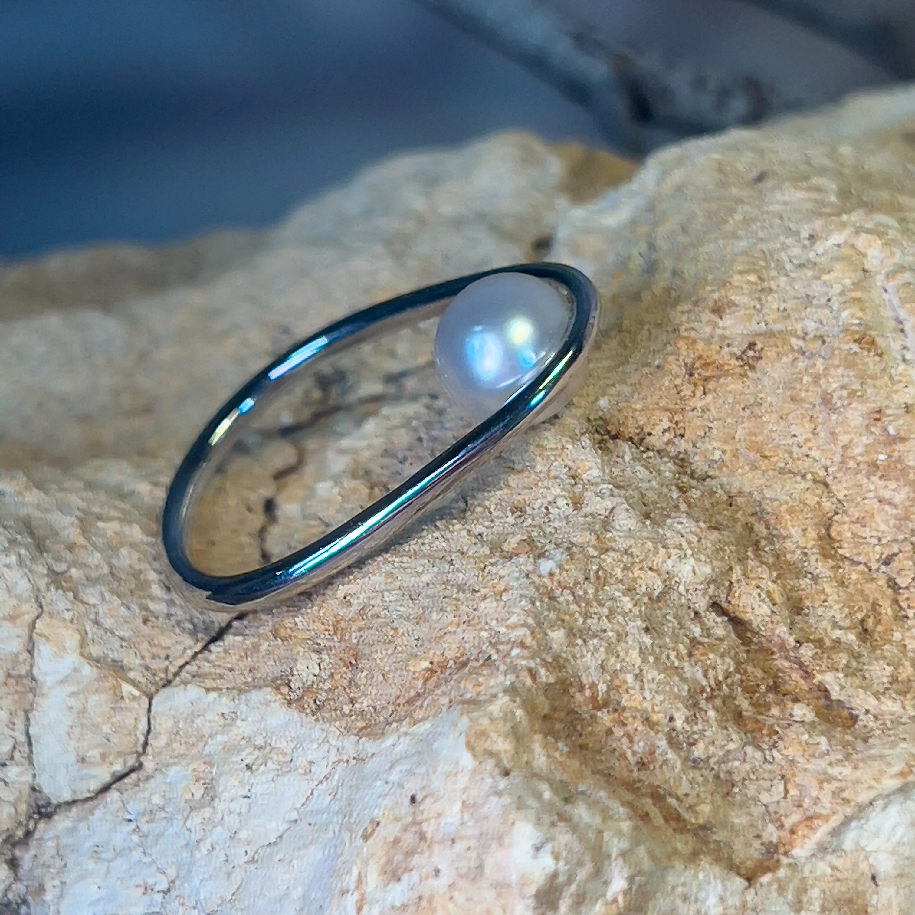 Sterling Silver Minimilast Contemporary design South Sea 8mm Pearl ring