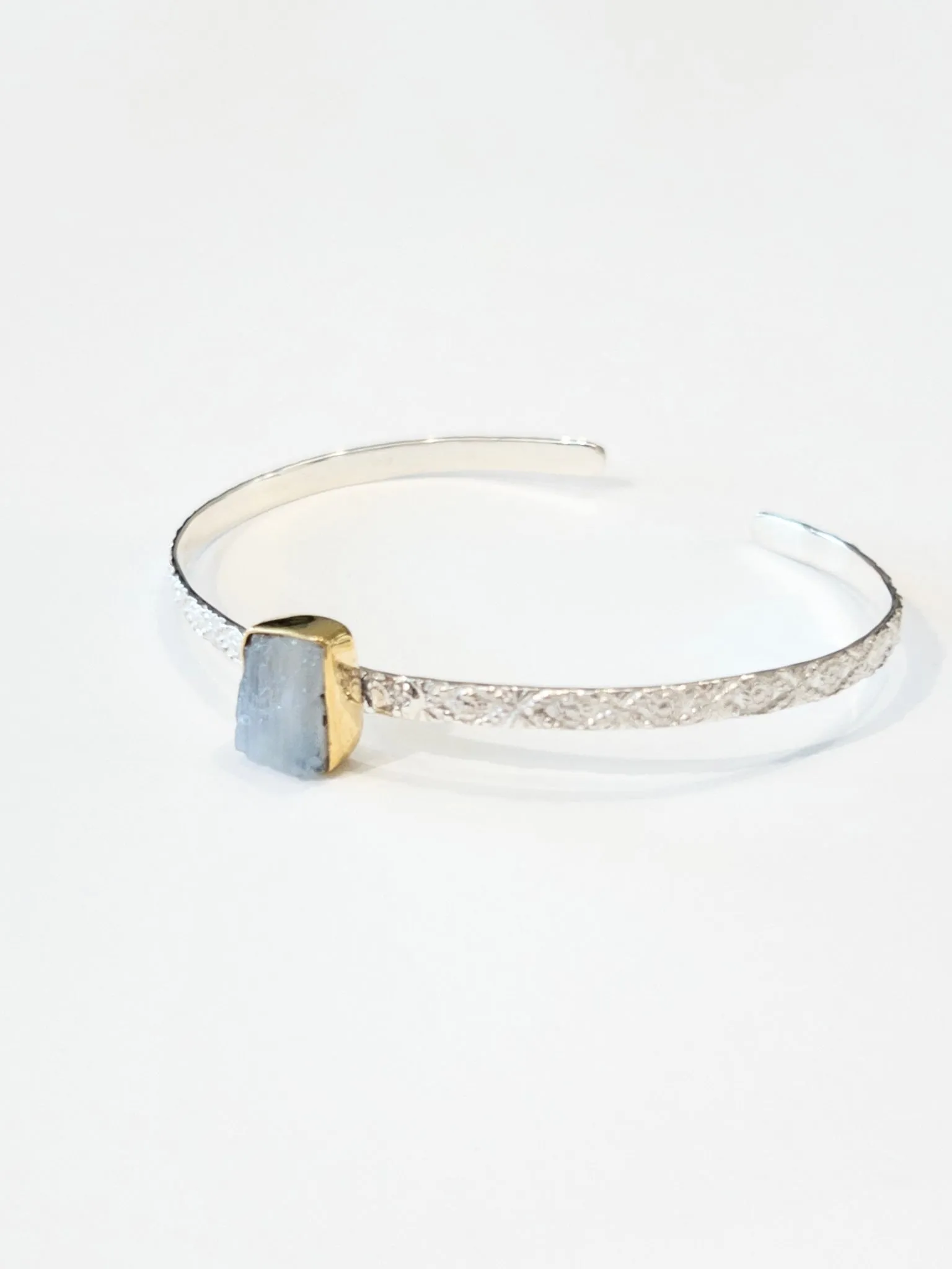 Tranquility Moonstone nh Cuff