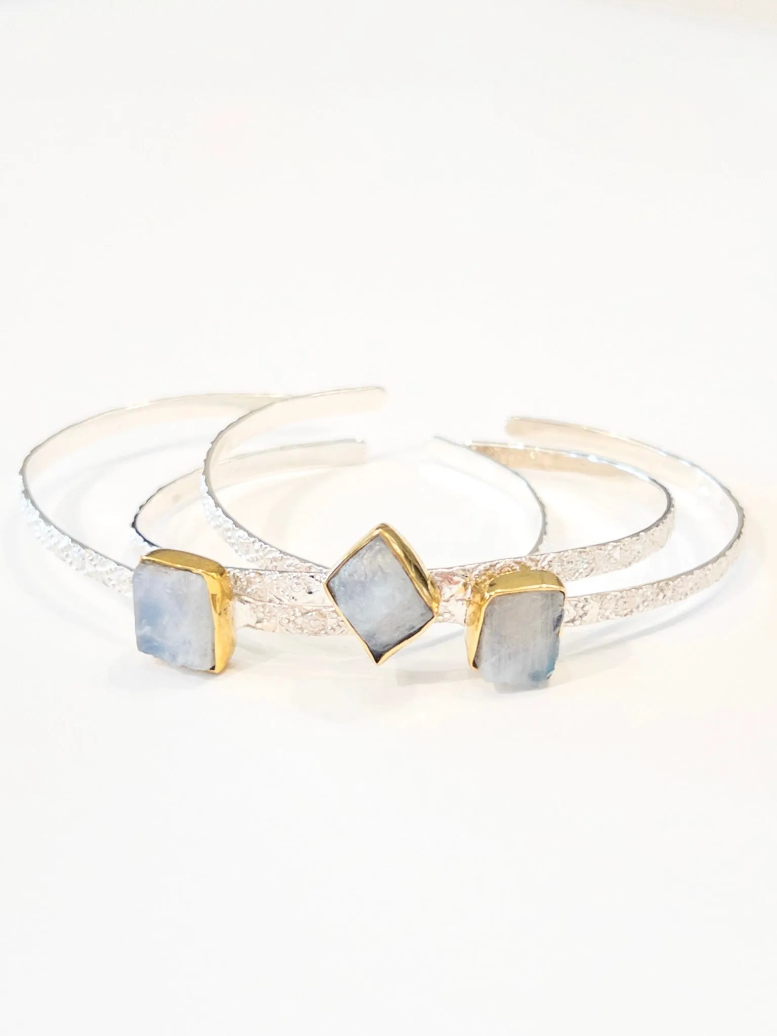 Tranquility Moonstone nh Cuff