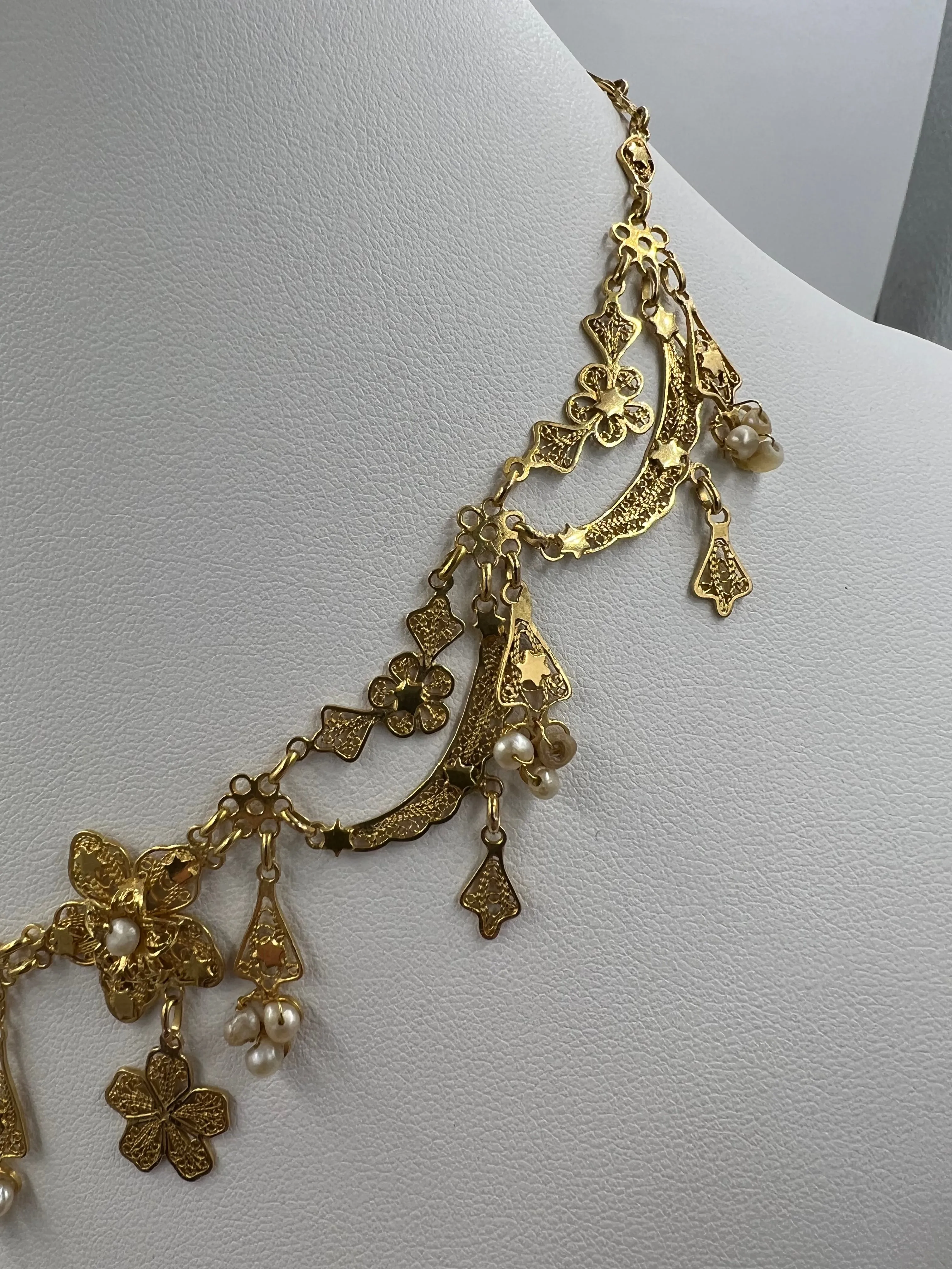 Vintage 1950s Filigree Fringe 18k Yellow Gold Pearl Necklace