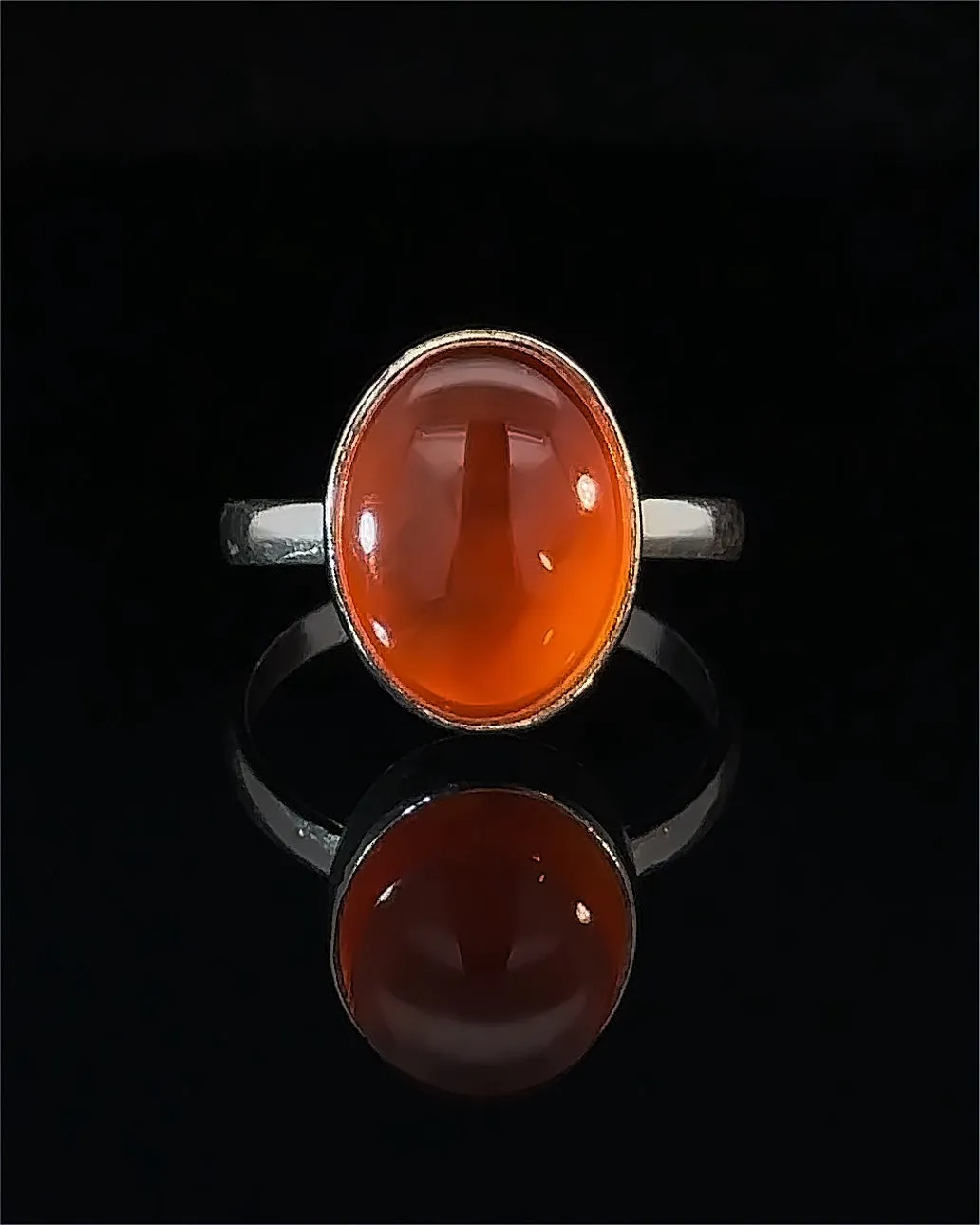Yemeni Aqeeq Minimalist Style Sterling Silver Ring